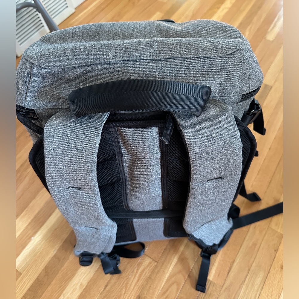 Venque Transformer A Backpack - Picture 2 of 5